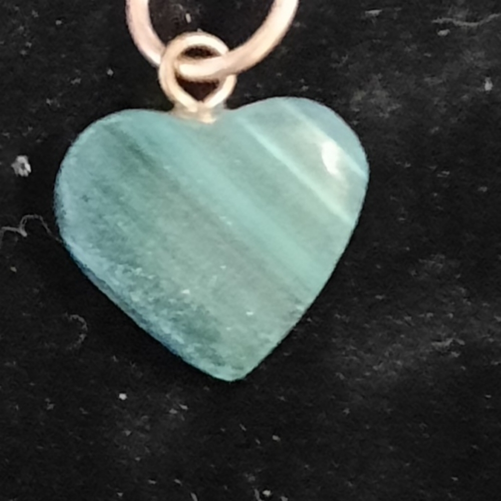 14kgf NWT Chain And Lovely Preowned Malachite Gemstone Heart Pendant - Picture 6 of 7